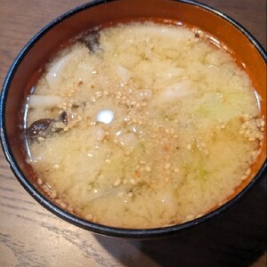 [レンジ]ぶなしめじとキャベツの食べる味噌スープ